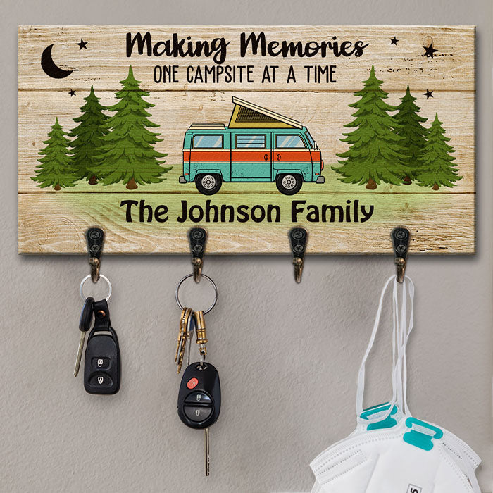 Custom Name RV Camping Gifts for Families - Personalized Key Holder