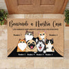 Los humanos simplemente viven aquí con nosotros Spanish - Funny Personalized Pet Decorative Mat
