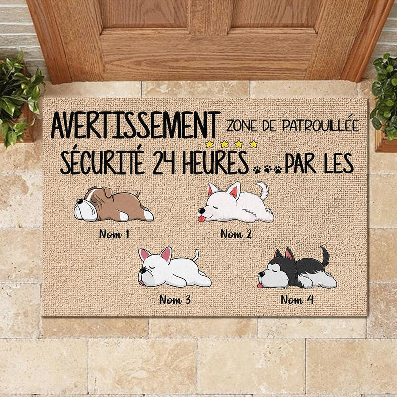 Tous les visiteurs doivent être approuvés par notre chien French - Funny Personalized Dog Decorative Mat