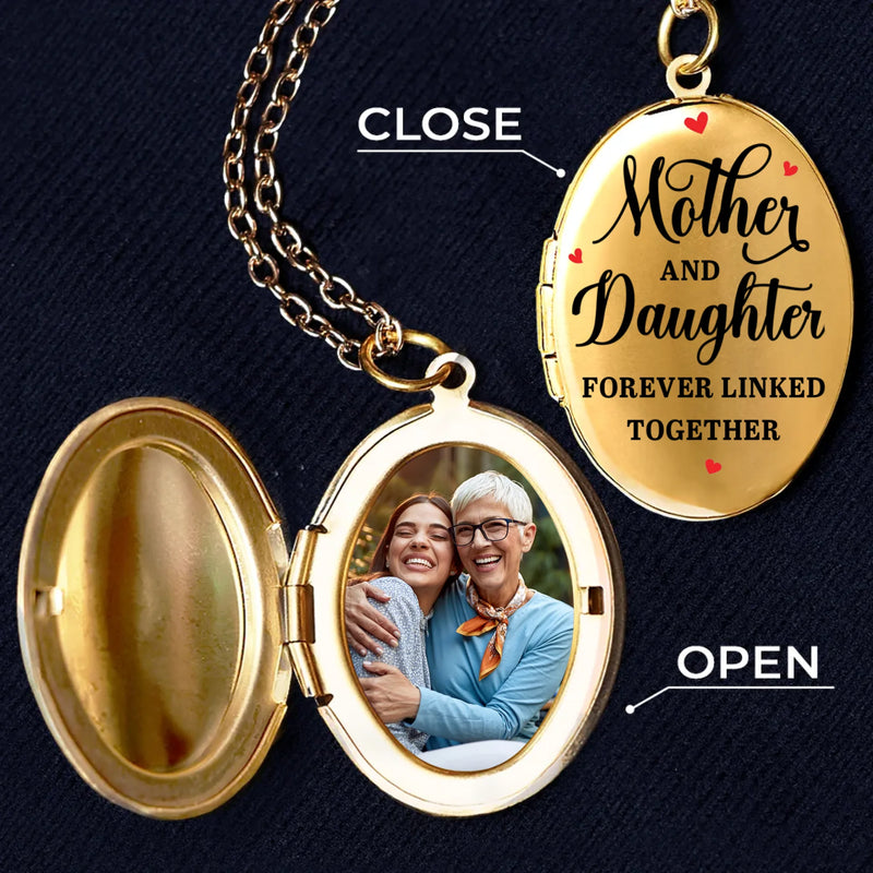 Custom Photo Her Smile Is My Reflection - Family Personalized Custom Locket Necklace - Mother's Day, Gift For Mom, Daughter