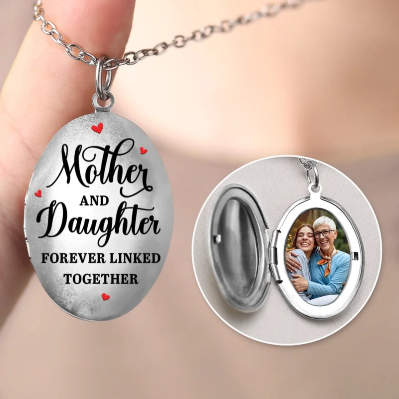 Custom Photo Her Smile Is My Reflection - Family Personalized Custom Locket Necklace - Mother's Day, Gift For Mom, Daughter